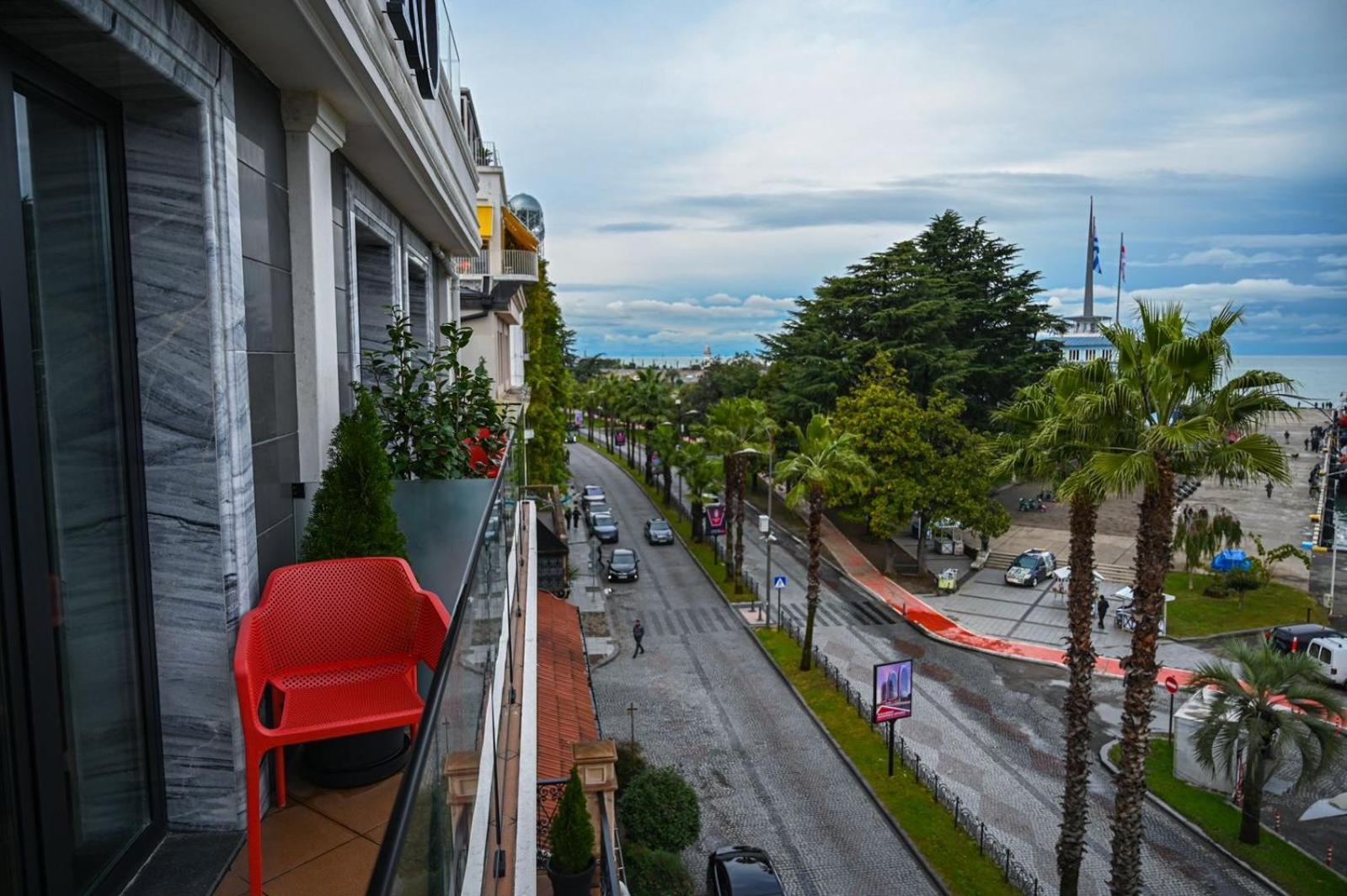 Hotel Retro Batumi Esterno foto
