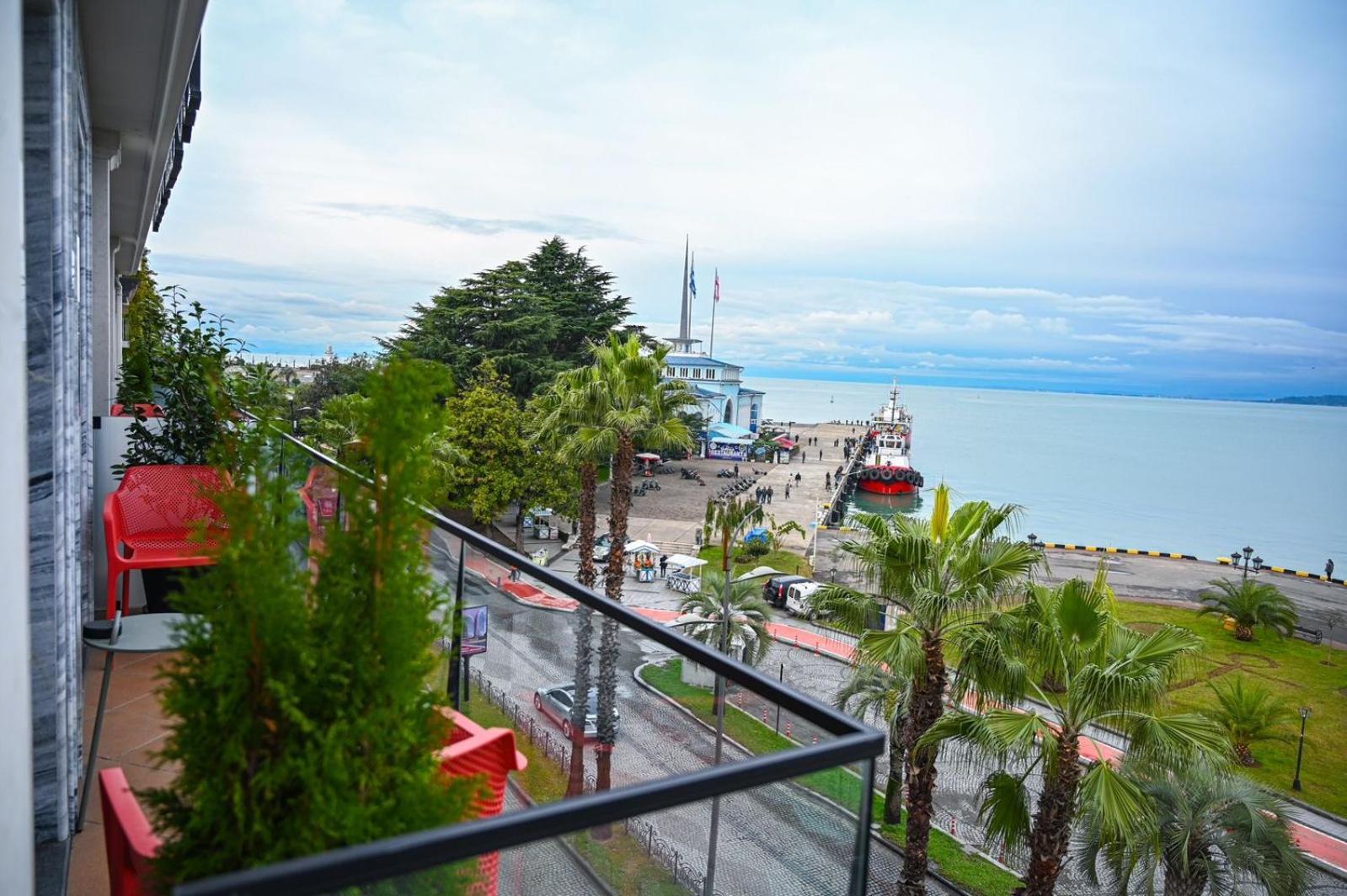Hotel Retro Batumi Esterno foto
