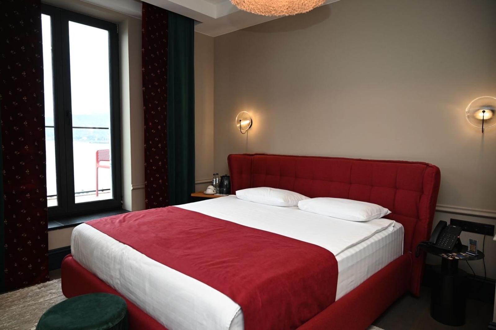 Hotel Retro Batumi Esterno foto